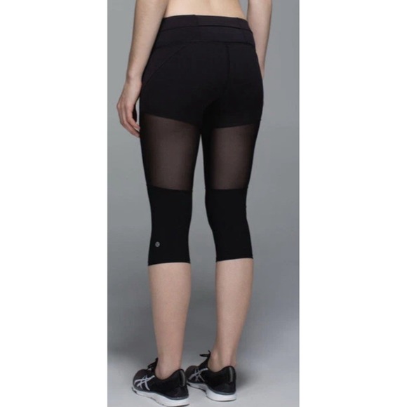Lululemon Training Tough Leggings 4 Black Mesh Panels Cropped 18" - Picture 1 of 11
